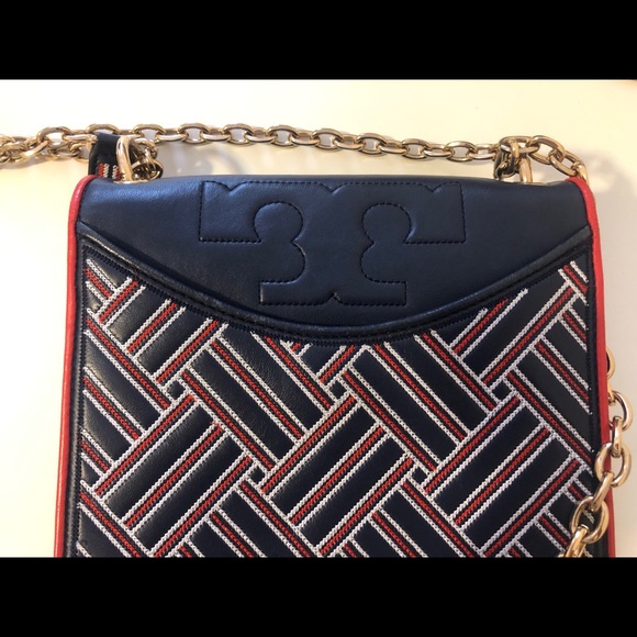 Tory Burch close up - Picture 2 of 2
